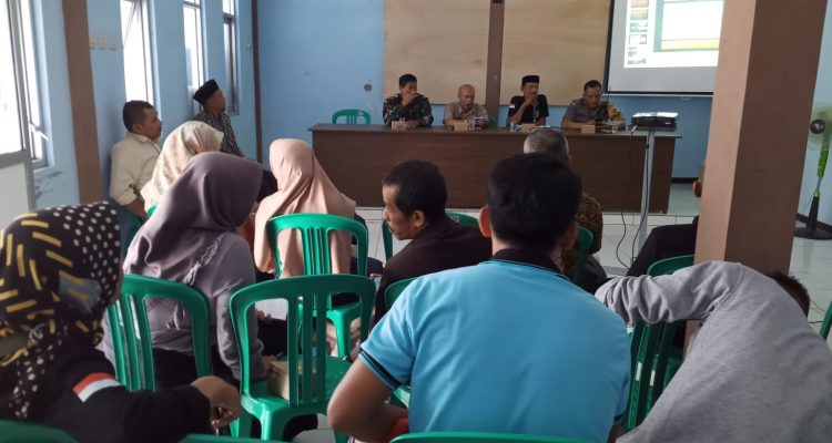 musyawarah rencana pembentukan panitia pilkades PAW di Desa Mekargalih, Selasa 10 Januari 2023