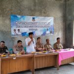 Kades Sukalilah memberikan sambutan dalam musrenbang di aula desa Kades Sukalilah memberikan sambutan dalam musrenbang di aula desa