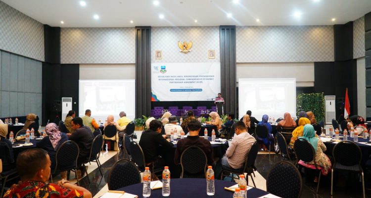 Kabupaten Garut terpilih menjadi daerah pertama dalam menyosialisasikan Hasil-Hasil Perundingan Perdagangan Internasional Regional Comprehensive Economic Partnership (RCEP) Agreement dari Kementerian Perdagangan (Kemendag) Republik Indonesia. Kabupaten Garut terpilih menjadi daerah pertama dalam menyosialisasikan Hasil-Hasil Perundingan Perdagangan Internasional Regional Comprehensive Economic Partnership (RCEP) Agreement dari Kementerian Perdagangan (Kemendag) Republik Indonesia.