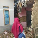 Anggota KAMMI Garut mengunjungi Kecamatan Pasirwangi yang terdampak gempa Anggota KAMMI Garut mengunjungi Kecamatan Pasirwangi yang terdampak gempa