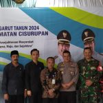 Ketua Apdesi Cisurupan, H Muslim (satu dari kiri) Ketua Apdesi Cisurupan, H Muslim (satu dari kiri)