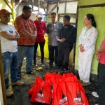 Ketua DPC PDI Perjuangan Garut bersama sejumlah pengurus DPC dan PAC Cikajang mengunjungi korban kebakaran di Desa Margamulya, Kecamatan Cikajang Ketua DPC PDI Perjuangan Garut bersama sejumlah pengurus DPC dan PAC Cikajang mengunjungi korban kebakaran di Desa Margamulya, Kecamatan Cikajang