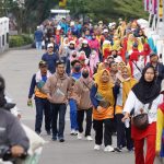 Ribuan warga Garut tumpah di alun-alun mengikuti jalan sehat Ribuan warga Garut tumpah di alun-alun mengikuti jalan sehat