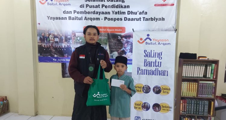 Yayasan Baitul Arqom salurkan bantuan Yayasan Baitul Arqom salurkan bantuan
