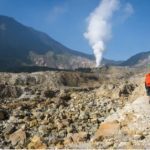 gunung papandayan (foto shutterstock) gunung papandayan (foto shutterstock)
