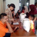 Diduga Akibat Kinerja Kesra Tidak Profesional Dan Tidak Transparan Pembagian Bansos Beras Di Desa Sukasono Semerawut Pembagian Sembako Beras desa sukasono