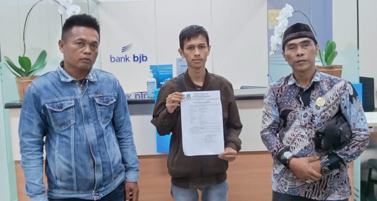 Wakil Ketua DPD LPM Kabupaten Garut Budy Ocong Mendampingi Keluarga Pasien RSUD Dr.Slamet Wakil Ketua DPD LPM Kabupaten Garut Budy Ocong Mendampingi Keluarga Pasien RSUD Dr.Slamet