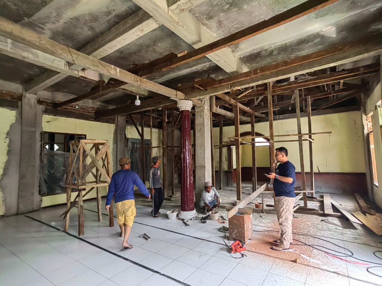 Kunjungan LKS YATTA Ke Masjid Jamie At-Tabiin untuk memberi bantuan