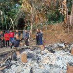 sisa sisa kebakaran saat di tinjau oleh Yudha Puja Turnawan sisa sisa kebakaran saat di tinjau oleh Yudha Puja Turnawan
