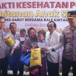 Sunatan Massal oleh Polres Garut Sunatan Massal oleh Polres Garut