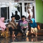 Menteri ATR/ BPN, Hadi Tjahjanto, saat membagikan Sertipikat tanah Menteri ATR/ BPN, Hadi Tjahjanto, saat membagikan Sertipikat tanah