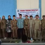 Usep Serahkan Jabatan Kades Sakawayana kepada Nasrudin Usep Serahkan Jabatan Kades Sakawayana kepada Nasrudin