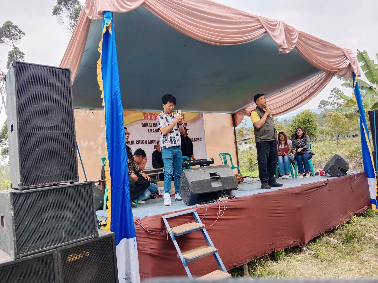 Ade Ginanjar Saat Mengisi Pidato Di Acara Deklarasi Tim Pmenangan