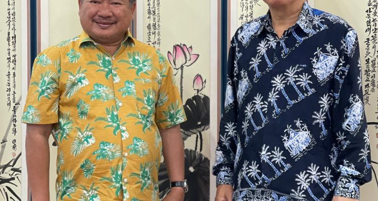 Bupati Garut, Rudi Gunawan Dan Perwakilan Dari Korea Selatan Diacara Malam Pesona Inpestasi