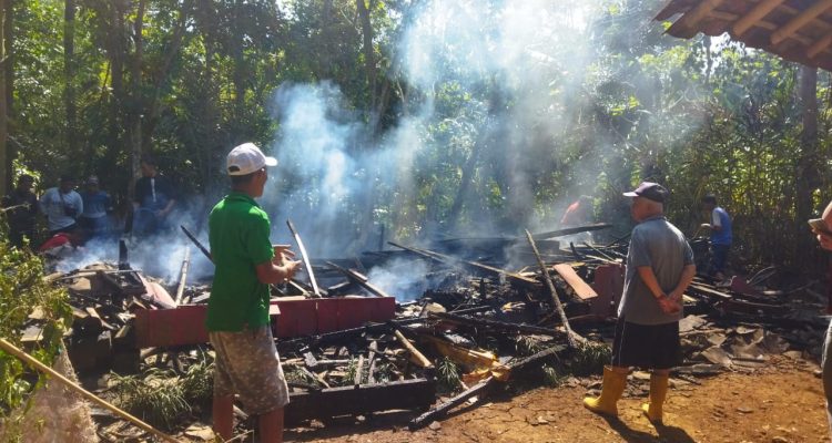 Rumah Pak Wawar Hangus Dilalap Sijago Merah