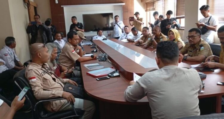 Audensi LSM Gemantara Dengan Kepaladesa