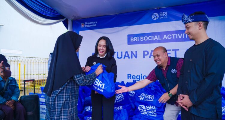 BRI Region 9 berbagi sembako di Braga BRI Region 9 berbagi sembako di Braga